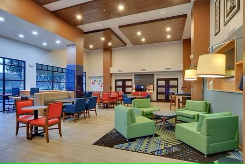 Holiday Inn Express & Suites Austin Round Rock