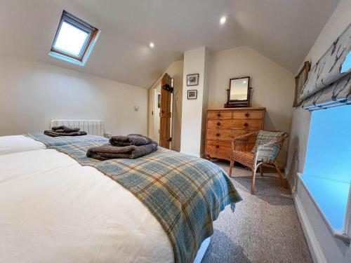 Well Furnished Holiday Cottage In The Heart Of Docking, Norfolk Ref 99009ht