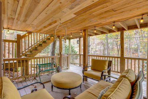 Little Fox Den Ellijay Cabin Rental with Hot Tub!