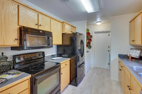 Hot Springs Home with Deck 8 Mi to Downtown! in Hot Springs, USA