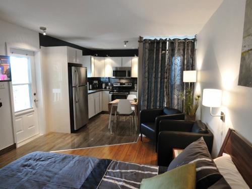 Studio (2 Adults)