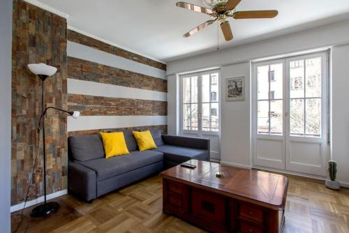 One-Bedroom Apartment image 9