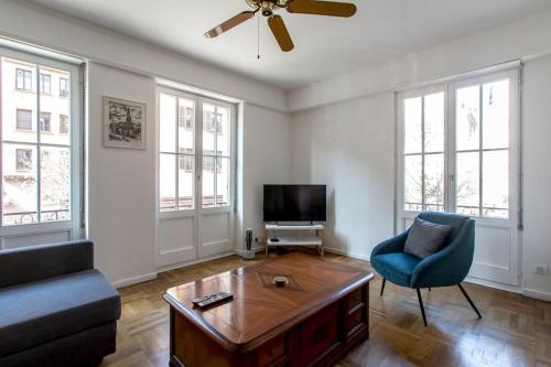 One-Bedroom Apartment image 7
