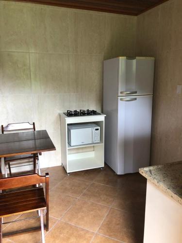kuhinja, Recanto dos Pássaros em Petrópolis (Recanto dos Passaros em Petropolis) in Cascatinha