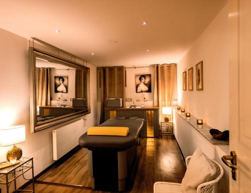 Louisa's Place - image 9
