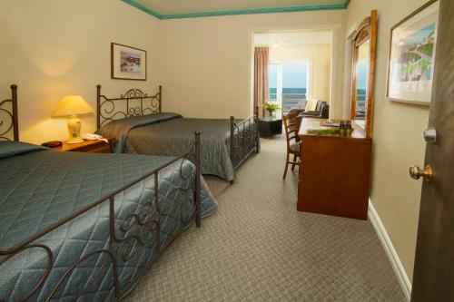 Double Room with Two Double Beds - Sea view - Hotel