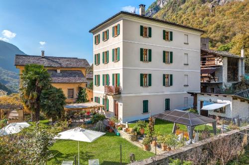 Casa Pool tra St Moritz e il lago di Como in Kastaseņa