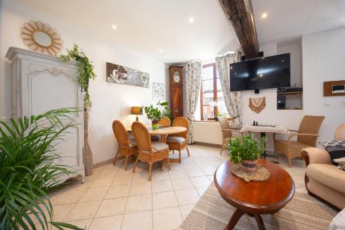 Shared lounge/TV area, Le Sarcinoe in Saint-Martin-sur-Oreuse
