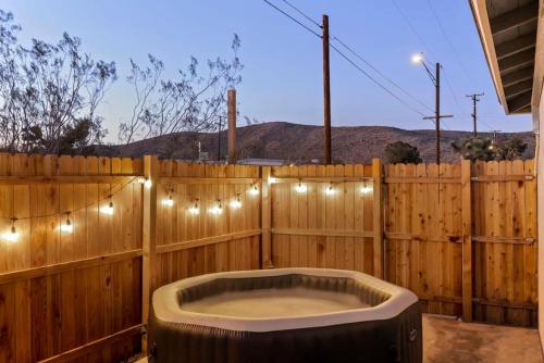 Audreys Place - Hot tub - Fire Pit - Downtown JT in Joshua Tree, USA