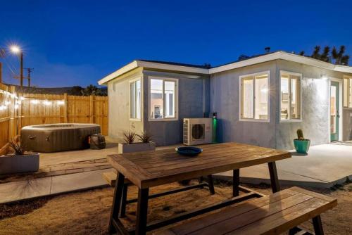 Audreys Place - Hot tub - Fire Pit - Downtown JT in Joshua Tree, USA