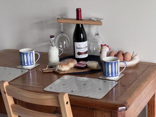 Bike Shed 1-Bed Cottage Sleeps 2 Pet Friendly in Central Wight