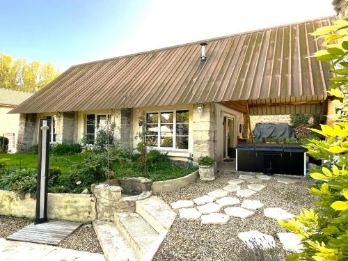 Зовнішній вигляд готелю, Relais de Poste des Templiers in Іль-ле-Вілленой