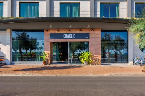 Charlie in Pesaro, Pesaro