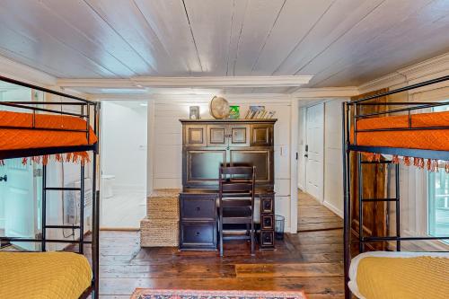 The Overlook Farm The Overlook Farm