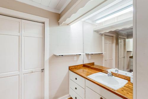 The Overlook Farm The Overlook Farm