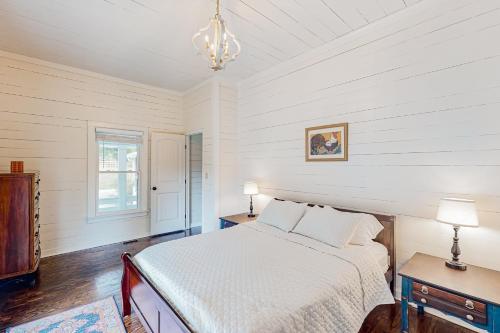 The Overlook Farm The Overlook Farm