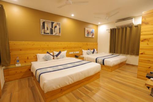 Deluxe Family Room image 1