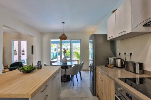 Searulean, a stylish 3 bedroom abode in Orient Bay, Orient Bay (foto 7)