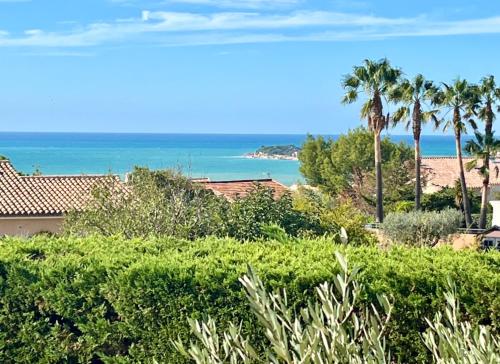 Appartement Sanary vue mer au calme - Location saisonnière - Sanary-sur-Mer