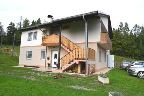 外觀, Domačija KOHOVO (Domacija KOHOVO) in 波霍列山區洛夫倫茨