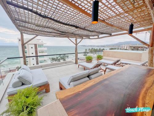 Arenka - 2BR w Private Pool & Sunset Rooftop