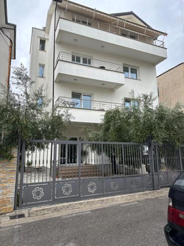 Brilant Apartament, Tirana