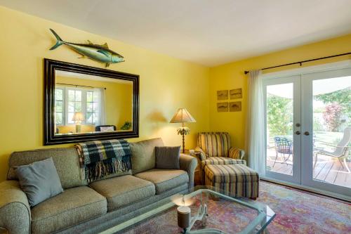 West Palm Beach Home with Fenced-In Yard and Deck! in West Palm Beach, USA
