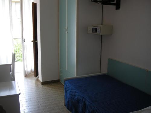 1 twin bed