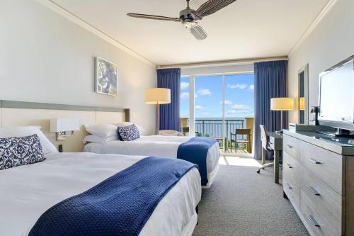 Leave the Worries Behind & Relax in Our Suite! – khách sạn tại Beach Area