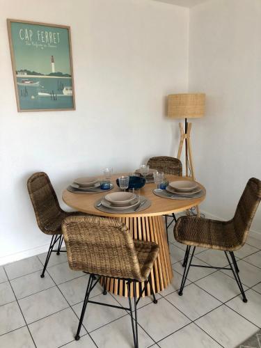 One-Bedroom Apartment - Sea Side image 9
