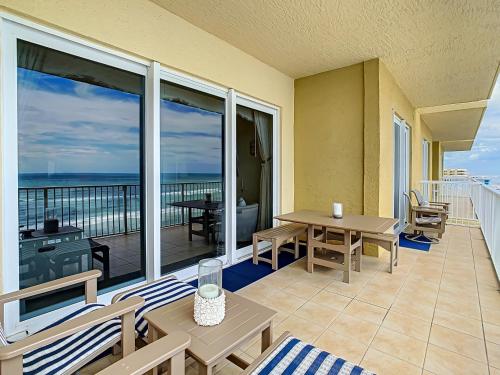Luxury Beachfront Malibu Condo on 7th Floor ~ Close to Shopping Dining ~ Malibu 703 in New Smyrna Beach, USA