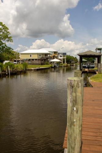 Waterfront Home with dock, sleeps 10