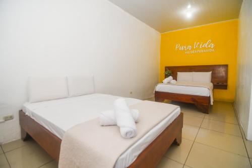 2 double beds