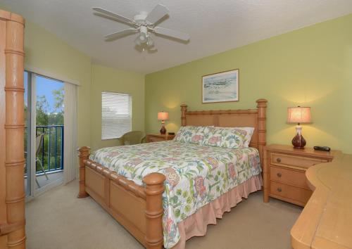 Tastefully decorated 32 with Views of the Estuary OW10-304 in New Smyrna Beach, USA