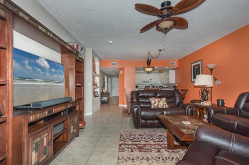 Cozy up in this gorgeous coastal themed 32 condo with views of the estuary OW10-303 in New Smyrna Beach, USA