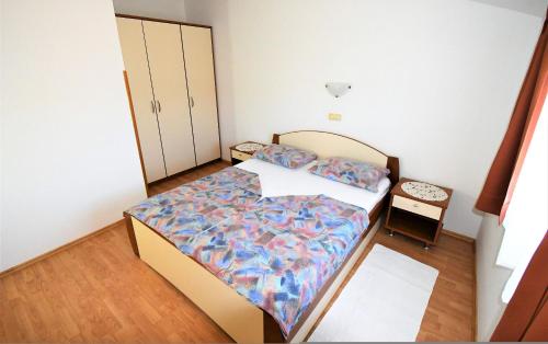One-Bedroom Apartment image 1