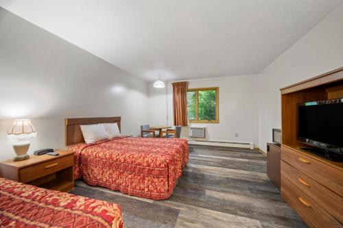 Executive Inn - image 10