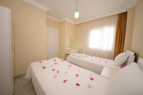 Neruda Hotel - Tap to explore photos