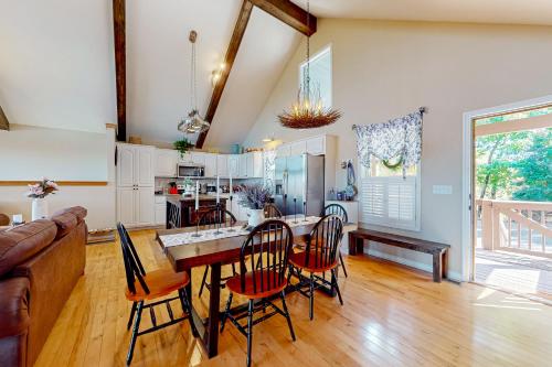 Sky View Lodge in Murphy, USA
