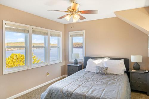 Amber Waters Hideaway Amber Waters Hideaway