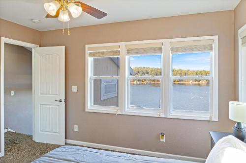 Amber Waters Hideaway Amber Waters Hideaway