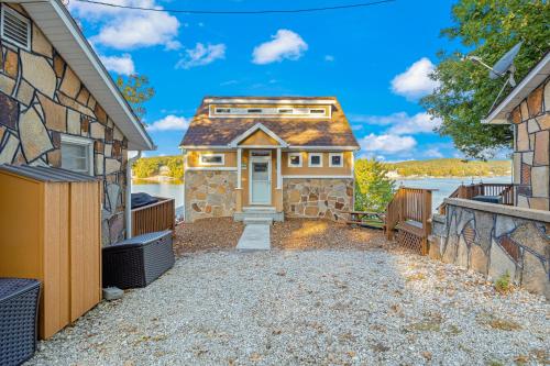 Amber Waters Hideaway Amber Waters Hideaway