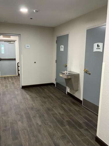 Quality Inn Jacksonville near Little Rock Air Force Base - image 2