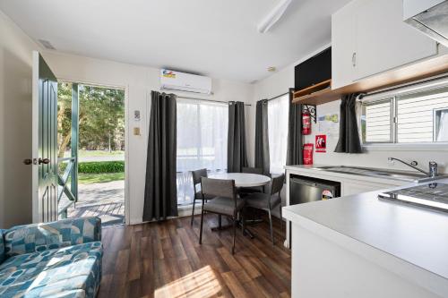 مطبخ, Bright Accommodation Park - G'day Park in برغت