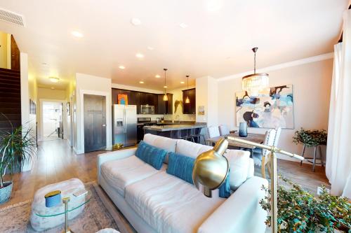 Golden Wings Townhome