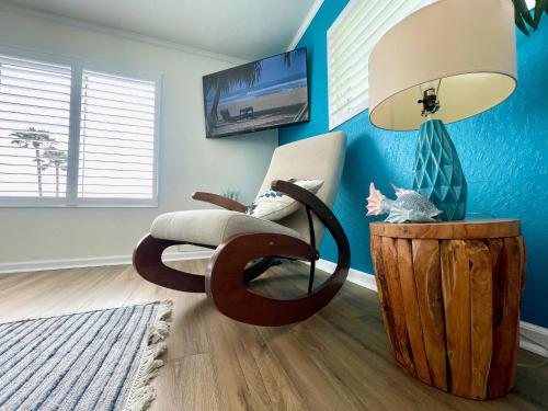 SurfView VR - Best Ocean and Pier View, 5 mins to Beach, Cozy Patio, Pet Friendly