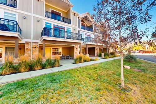 Golden Wings Townhome