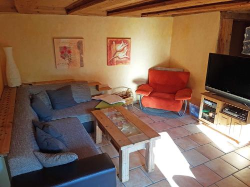 2 bedrooms, 4 beds