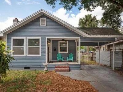 Beautiful Bungalow in the Heights