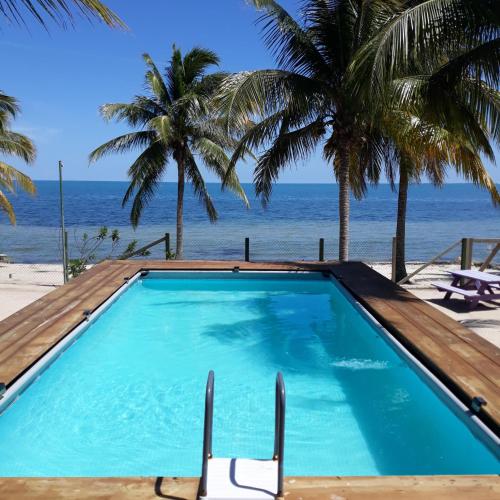 Skats, Coco's Beachfront Cabanas in Surfside